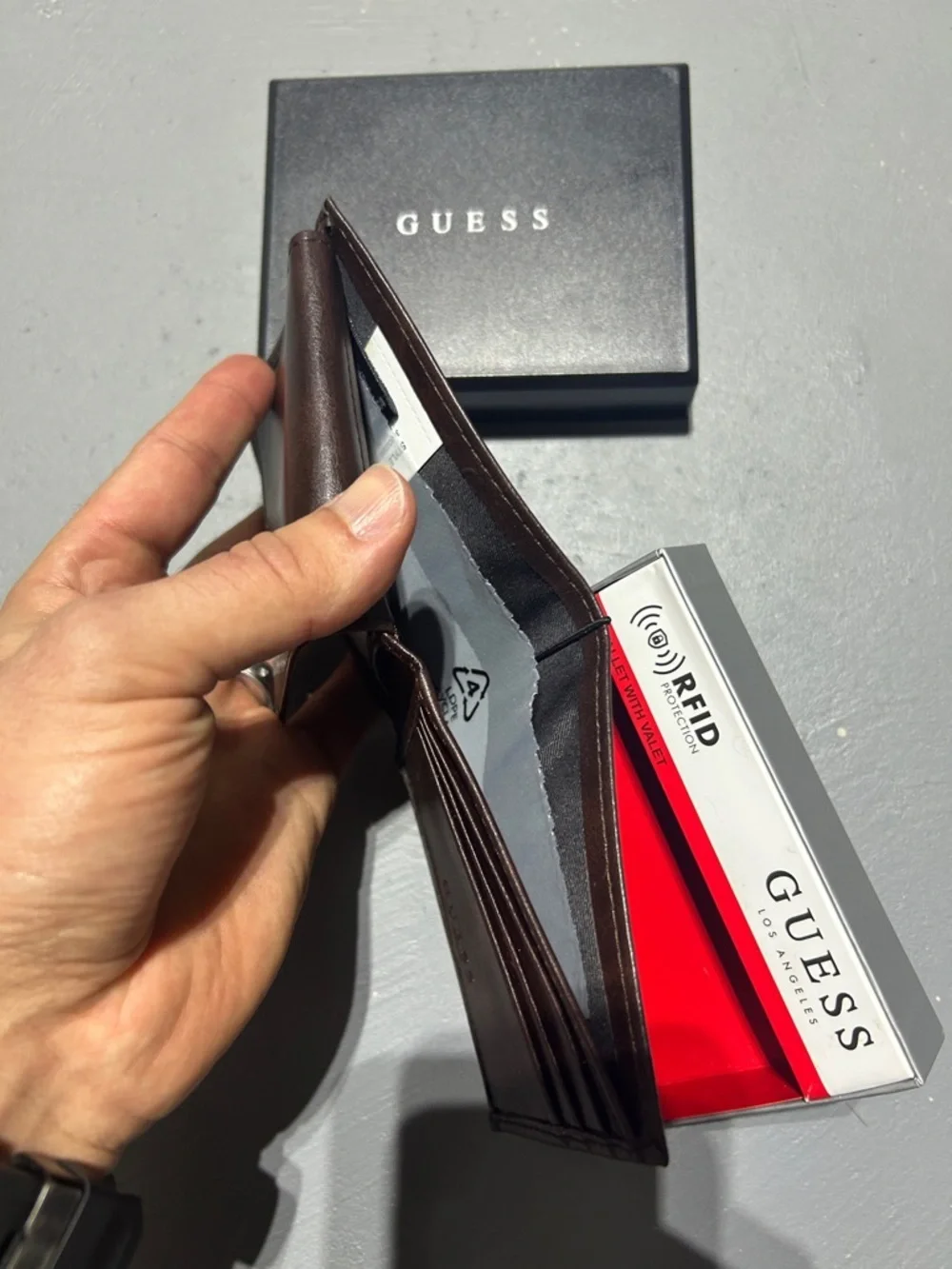(NEW) Guess Brown Leather Wallet with RFID Protection
